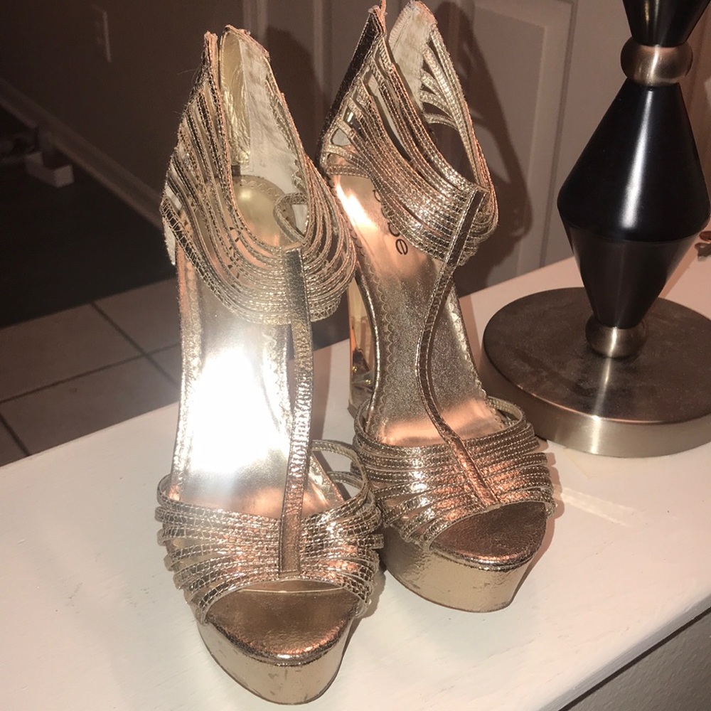 Bebe heels